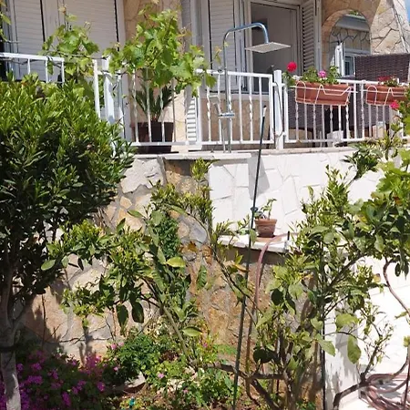 Sv.nikole Lägenhet Tribalj